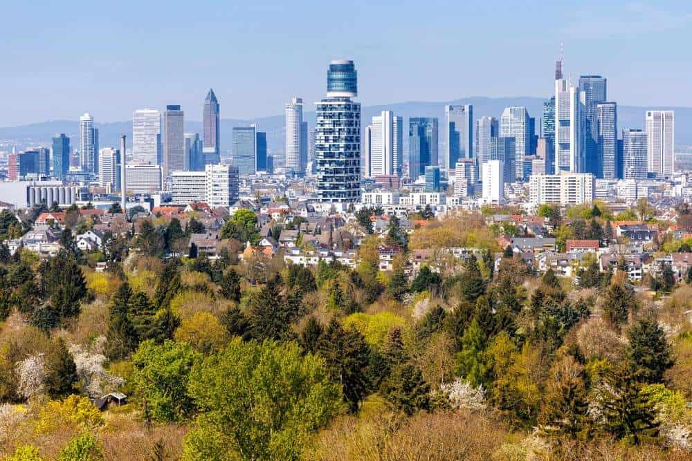 Der Henninger-Turm: Vom Getreidesilo zum Frankfurter Wahrzeichen